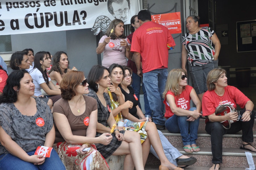 13.06.2011 assembleia deflagra greve 102